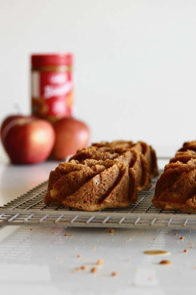 Mini apple cakes