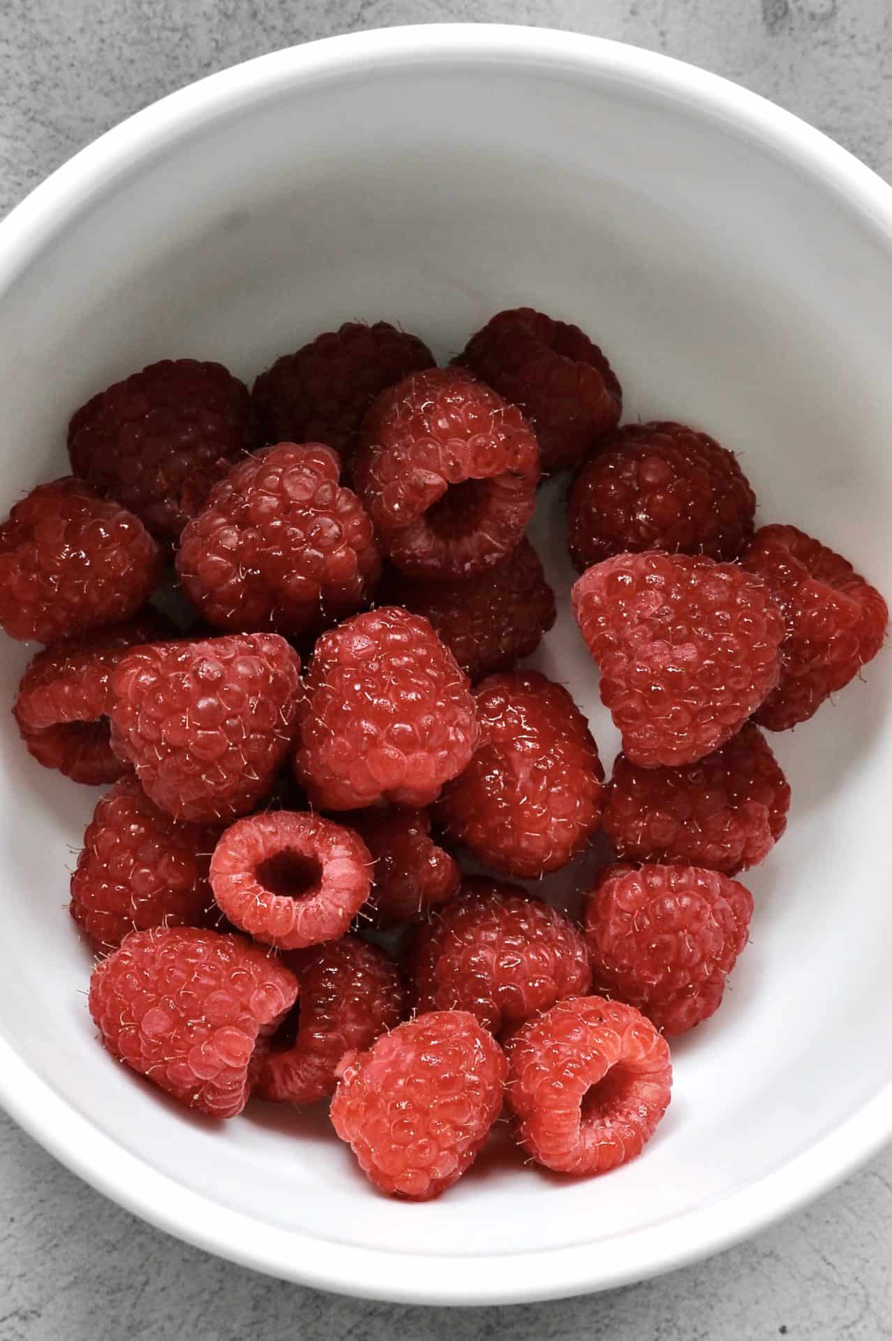 up-close shot of raspberries