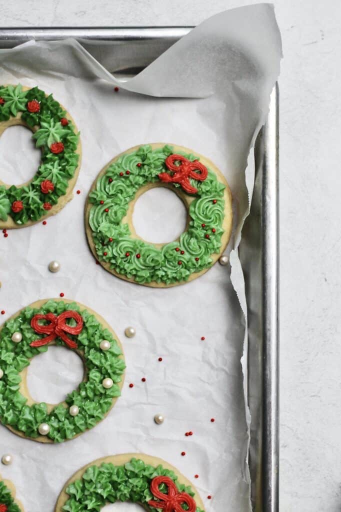 decorated wreath Christmas sugar cookies